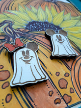 Load image into Gallery viewer, "Mickey And Minnie Ghost Pair" Pin/Magnet