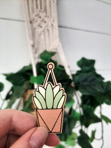 'Hang In There' Pin/Magnet