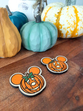 Load image into Gallery viewer, &quot;Mickey and Minnie Pumpkin&quot; Pin/Magnet Pair
